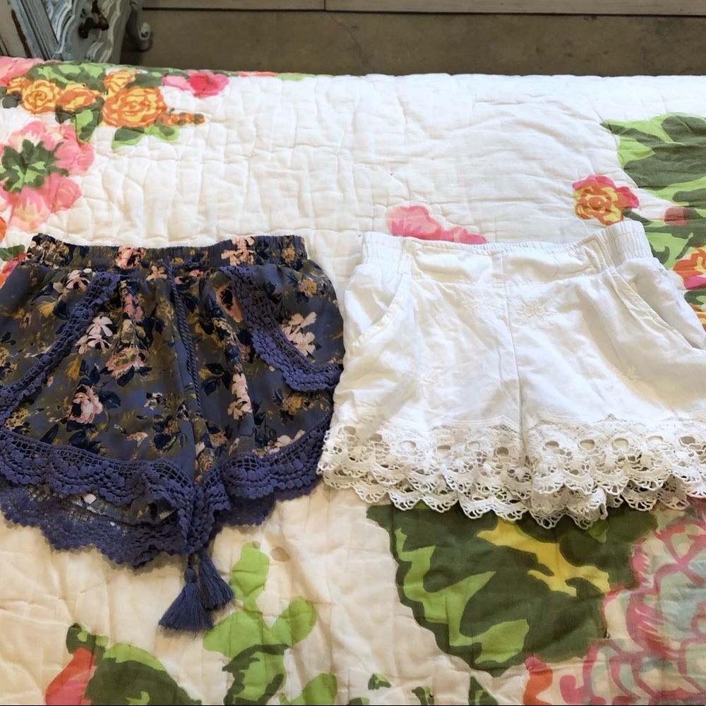 Bundle of 2 Xhilaration XS shorts